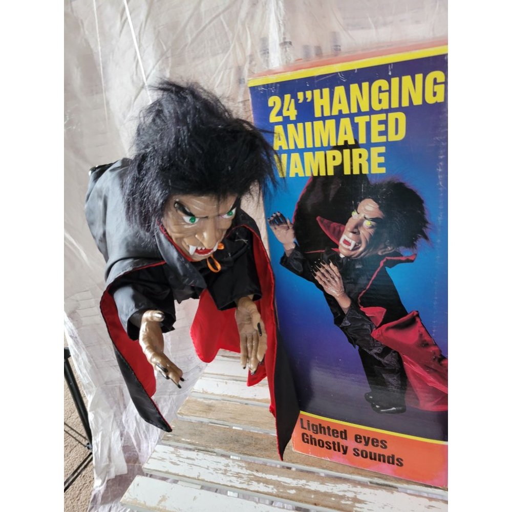 Gemmy rare hanging vampire shaking‎ light up 24 in vintage